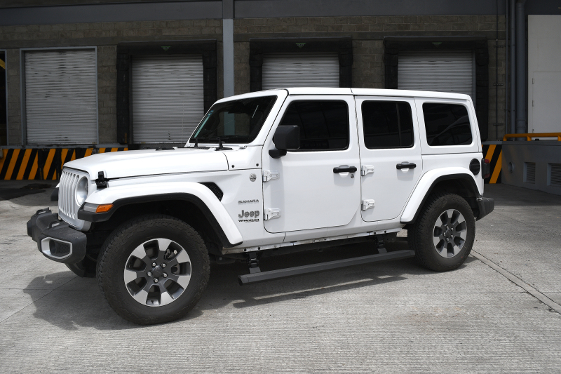 Jeep Wrangler Electric Running Boards - Go Rhino - VoltStep E1 Retractable, Dual-Motor, 6-inch, LED Lighting - Textured Black - `18-`24